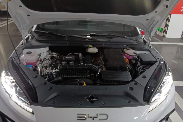 Used BYD Seal 06 New Energy 2024 DM-i 120KM Luxury Model Engine Bay
