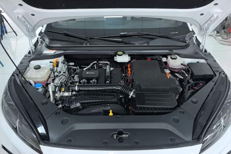Used BYD Seal 06 New Energy 2024 DM-i 80KM Luxury Model Engine Bay