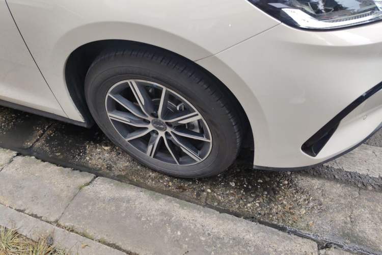 Used BYD Seal 06 New Energy 2024 DM-i 120KM Prestige Model Exterior 1