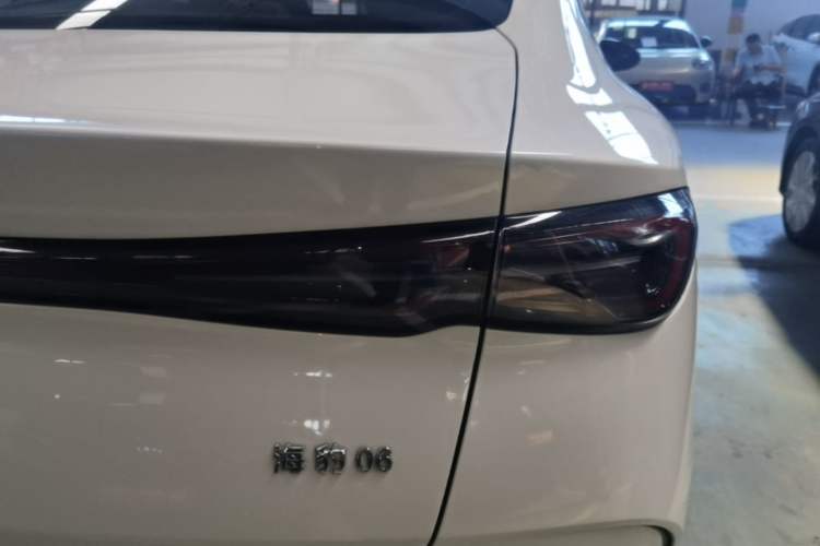 Used BYD Seal 06 New Energy 2024 DM-i 120KM Luxury Model Exterior 3