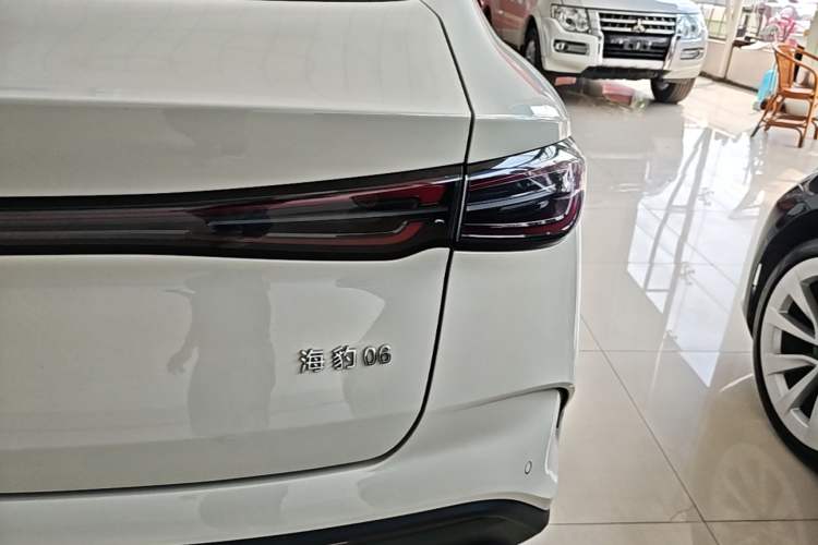Used BYD Seal 06 New Energy 2024 DM-i 80KM Prestige Model Exterior 3