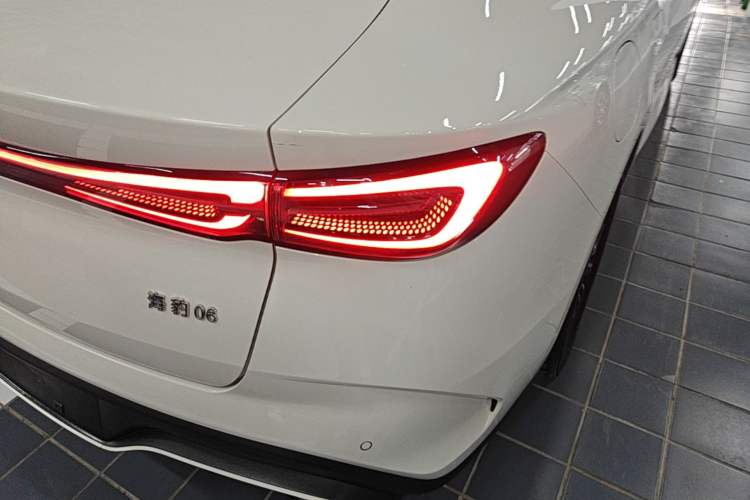 Used BYD Seal 06 New Energy 2024 DM-i 120KM Luxury Model Exterior 3