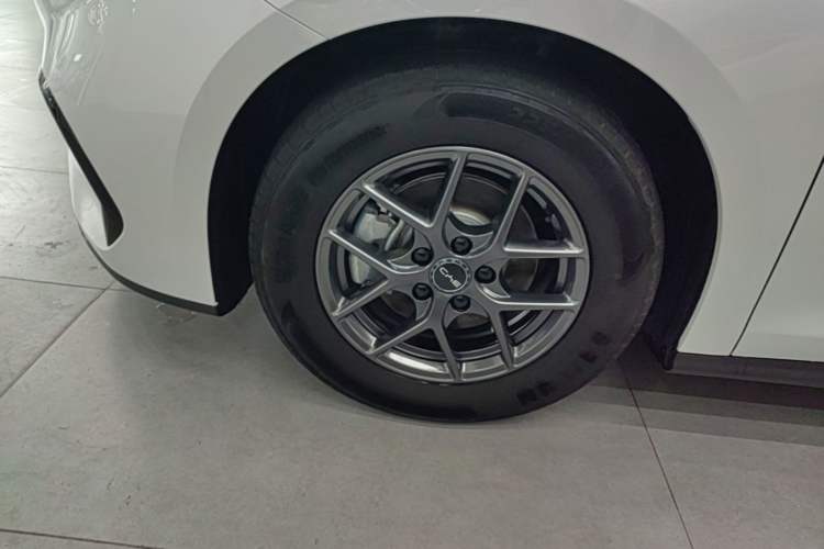 Used BYD Seal 06 New Energy 2024 DM-i 80KM Luxury Model Exterior 4