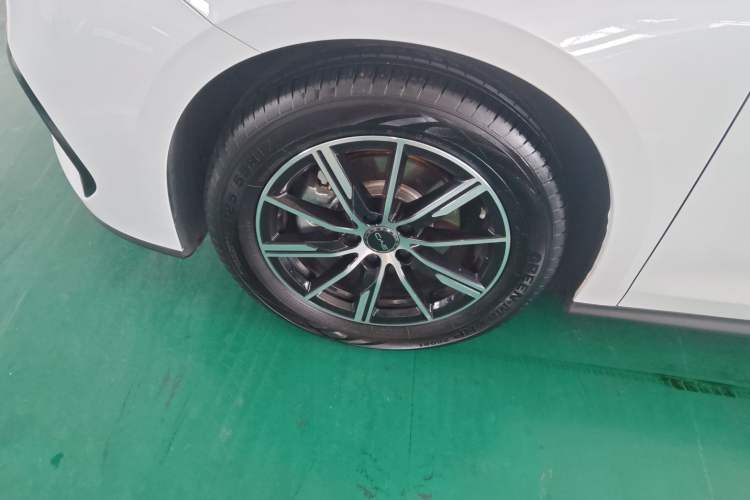 Used BYD Seal 06 New Energy 2024 DM-i 80KM Prestige Model Exterior 4