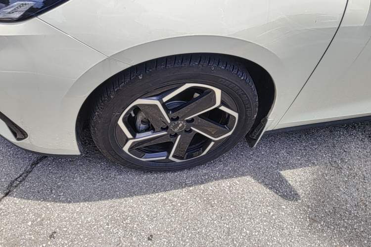 Used BYD Seal 06 New Energy 2024 DM-i 120KM Flagship Model Exterior 4