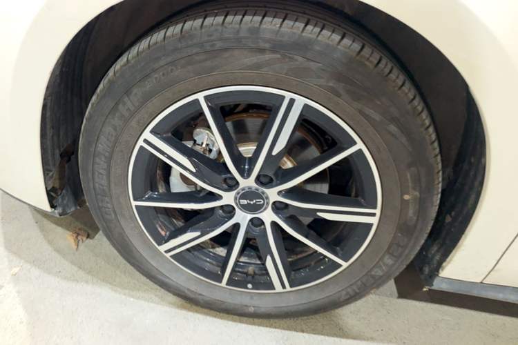 Used BYD Seal 06 New Energy 2024 DM-i 120KM Prestige Model Exterior 4
