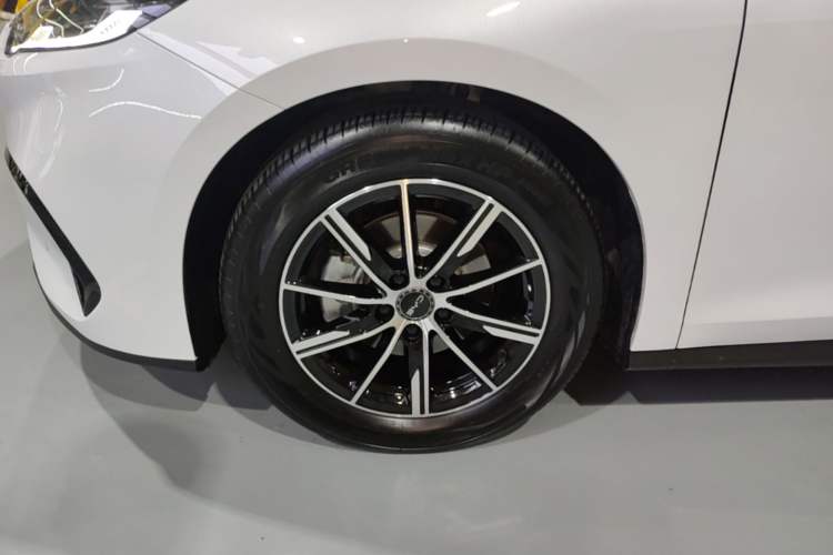 Used BYD Seal 06 New Energy 2024 DM-i 80KM Prestige Model Exterior 4