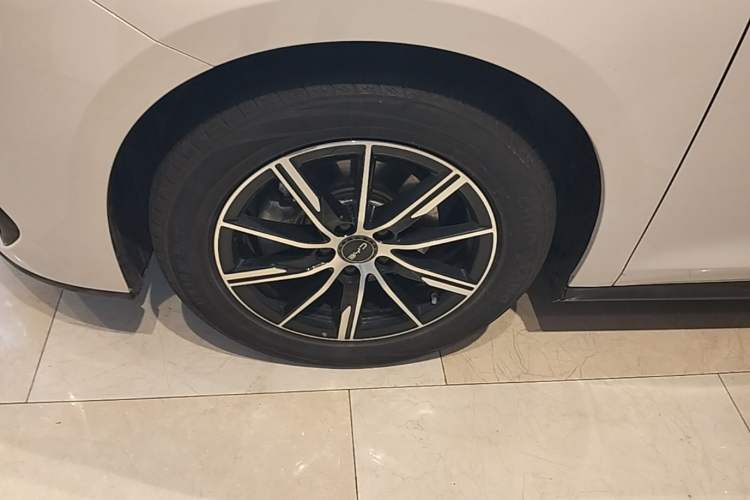 Used BYD Seal 06 New Energy 2024 DM-i 80KM Prestige Model Exterior 4