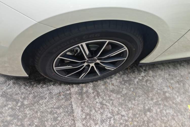 Used BYD Seal 06 New Energy 2024 DM-i 120KM Luxury Model Exterior 4