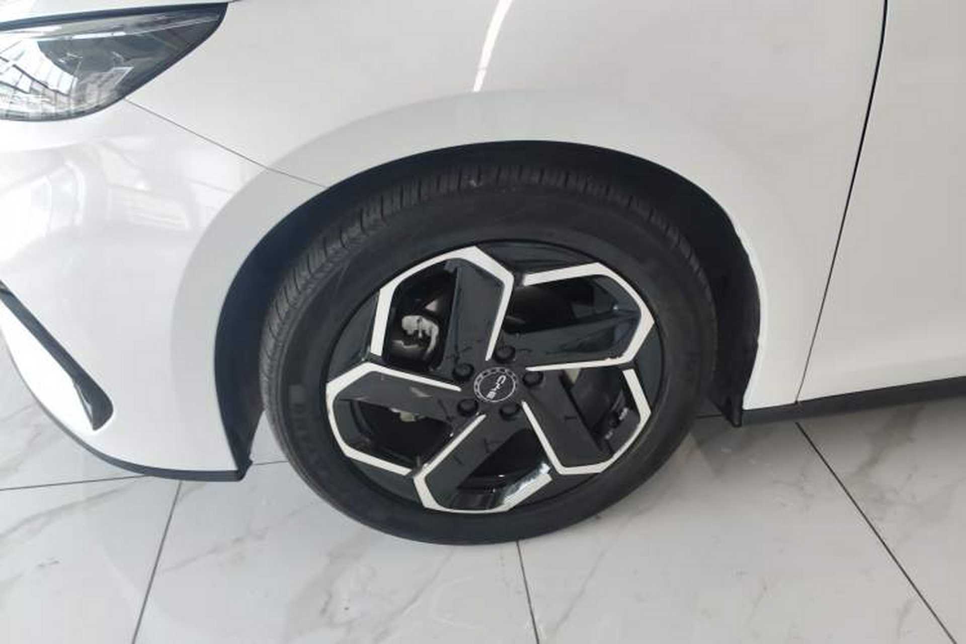 Used BYD Seal 06 New Energy 2024 DM-i 120KM Flagship Model Exterior 4