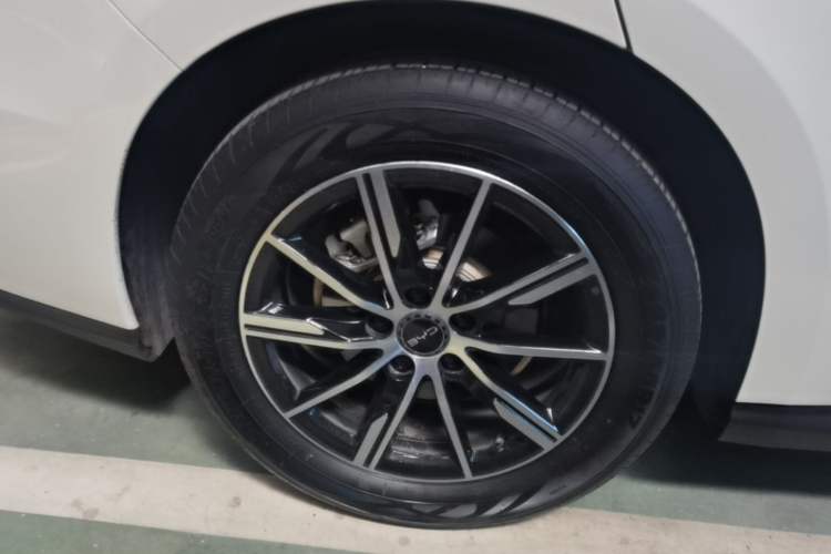 Used BYD Seal 06 New Energy 2024 DM-i 120KM Luxury Model Exterior 5