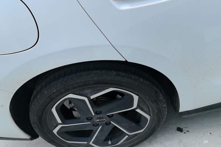 Used BYD Seal 06 New Energy 2024 DM-i 120KM Flagship Model Exterior 5