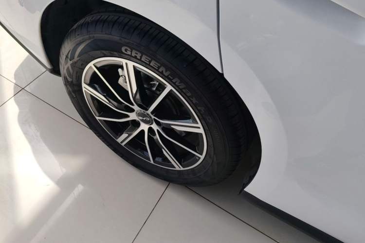 Used BYD Seal 06 New Energy 2024 DM-i 120KM Prestige Model Exterior 5