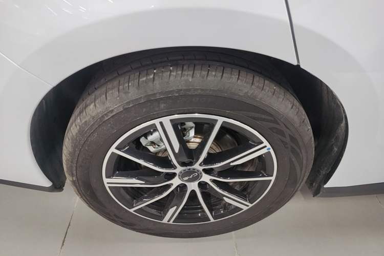 Used BYD Seal 06 New Energy 2024 DM-i 120KM Luxury Model Exterior 5
