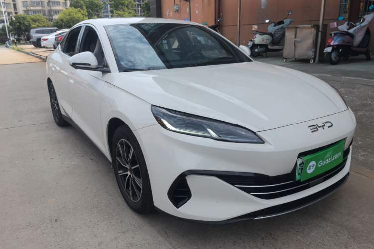 Used BYD Seal 06 New Energy 2024 DM-i 120KM Prestige Model Front Right 45 Deg