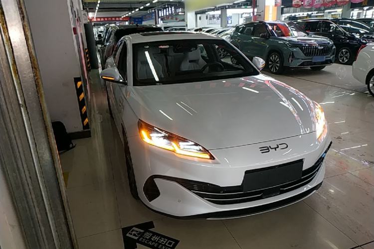 Used BYD Seal 06 New Energy 2024 DM-i 120KM Flagship Model Front Right 45 Deg