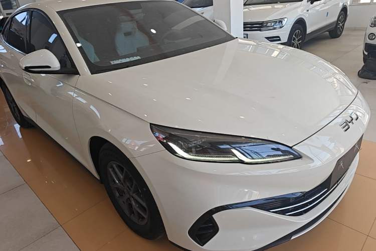Used BYD Seal 06 New Energy 2024 DM-i 80KM Luxury Model Front Right 45 Deg