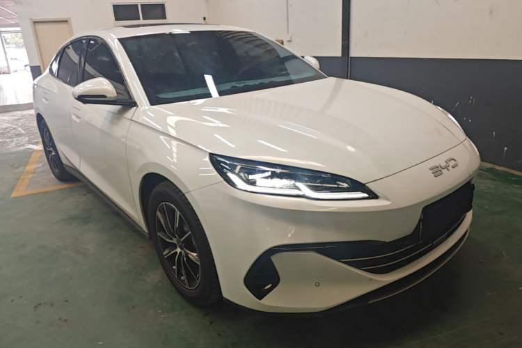 Used BYD Seal 06 New Energy 2024 DM-i 120KM Prestige Model Front Right 45 Deg
