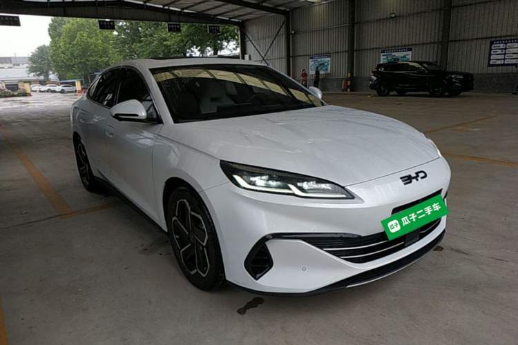 Used BYD Seal 06 New Energy 2024 DM-i 120KM Flagship Model Front Right 45 Deg