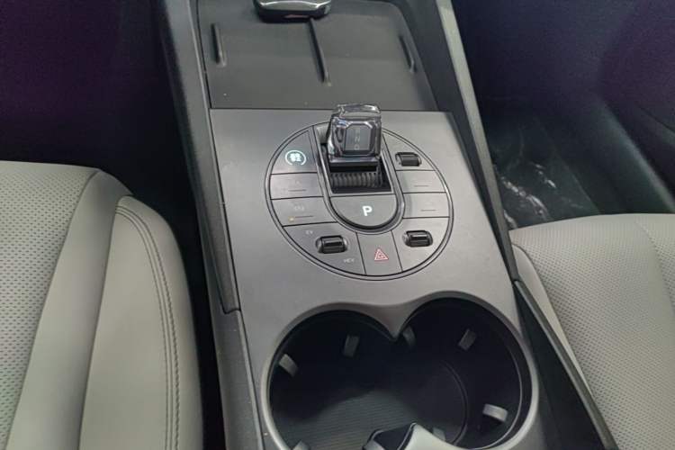 Used BYD Seal 06 New Energy 2024 DM-i 80KM Luxury Model Gear Lever