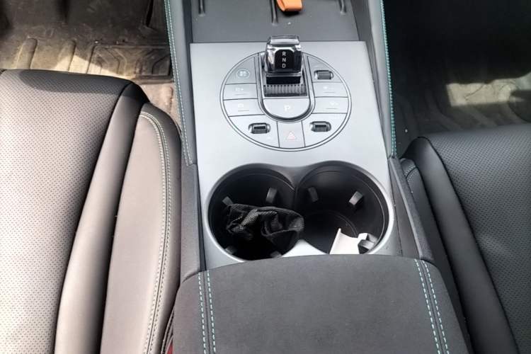 Used BYD Seal 06 New Energy 2024 DM-i 120KM Prestige Model Gear Lever