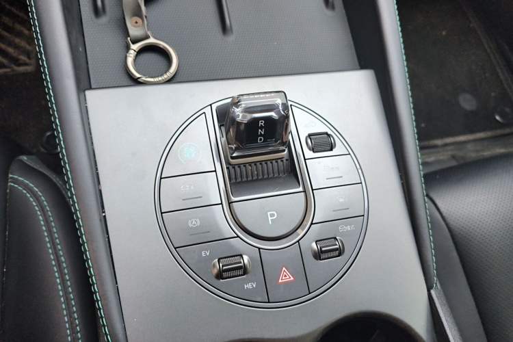 Used BYD Seal 06 New Energy 2024 DM-i 80KM Prestige Model Gear Lever