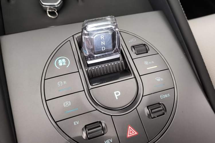 Used BYD Seal 06 New Energy 2024 DM-i 80KM Prestige Model Gear Lever