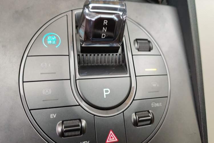 Used BYD Seal 06 New Energy 2024 DM-i 80KM Luxury Model Gear Lever