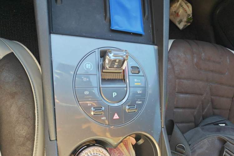 Used BYD Seal 06 New Energy 2024 DM-i 80KM Luxury Model Gear Lever