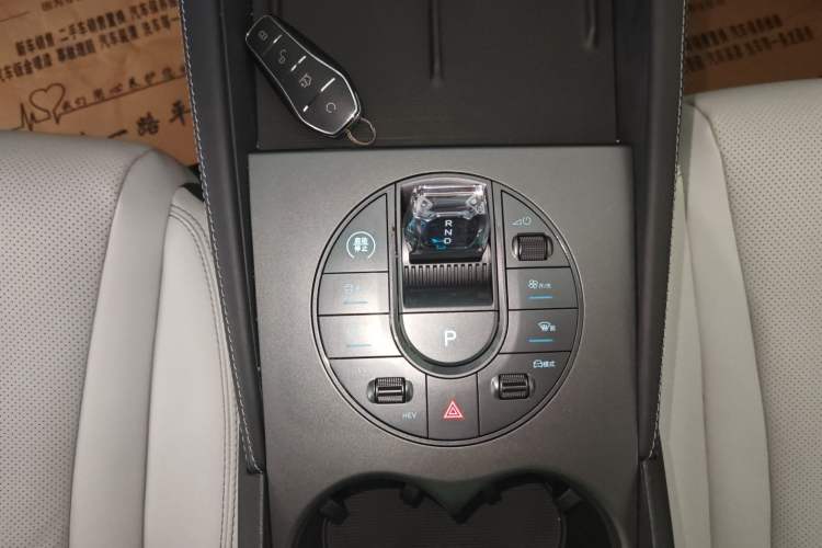 Used BYD Seal 06 New Energy 2024 DM-i 80KM Prestige Model Gear Lever