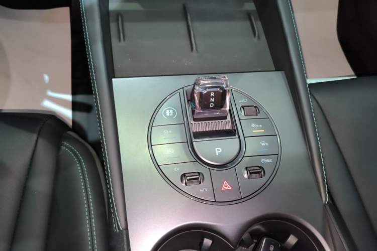 Used BYD Seal 06 New Energy 2024 DM-i 80KM Prestige Model Gear Lever