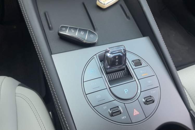 Used BYD Seal 06 New Energy 2024 DM-i 120KM Prestige Model Gear Lever
