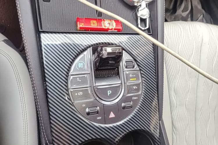 Used BYD Seal 06 New Energy 2024 DM-i 120KM Flagship Model Gear Lever