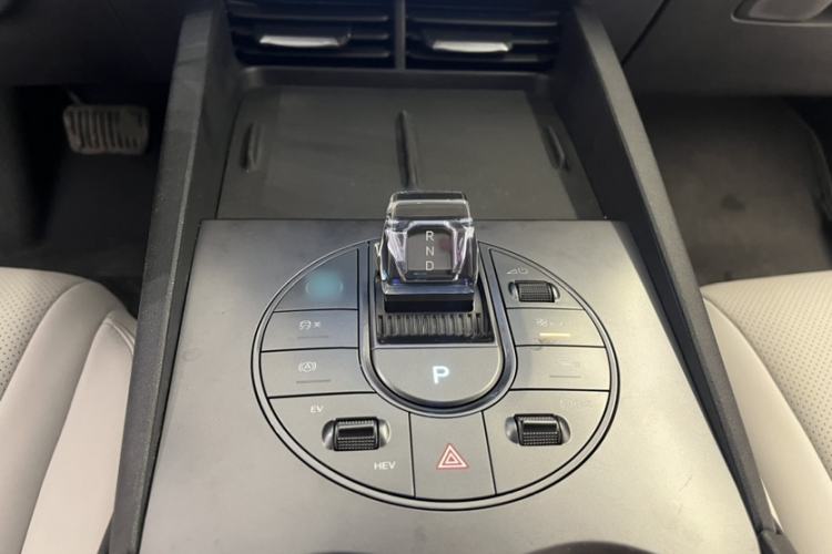 Used BYD Seal 06 New Energy 2024 DM-i 80KM Luxury Model Gear Lever