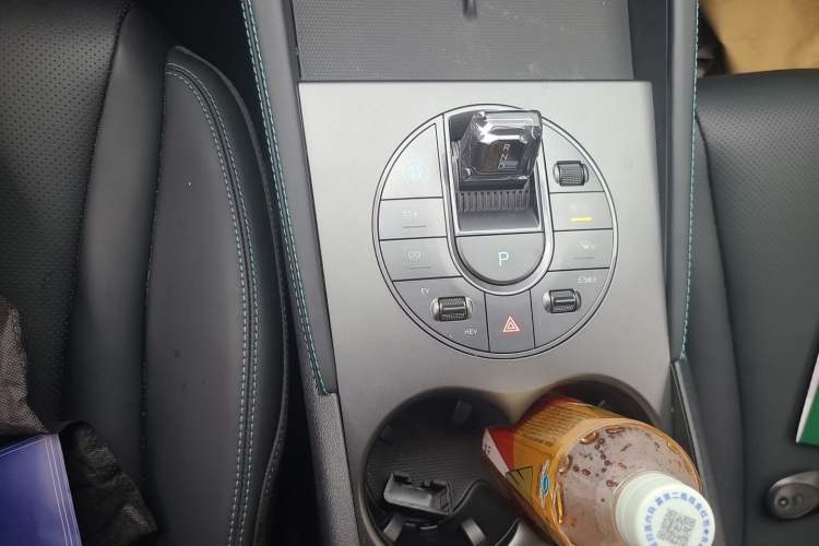 Used BYD Seal 06 New Energy 2024 DM-i 80KM Prestige Model Gear Lever