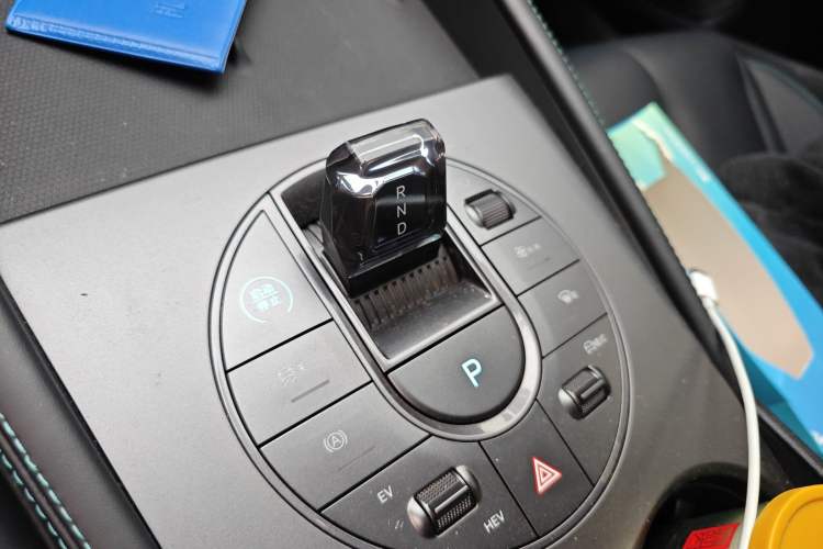 Used BYD Seal 06 New Energy 2024 DM-i 120KM Prestige Model Gear Lever