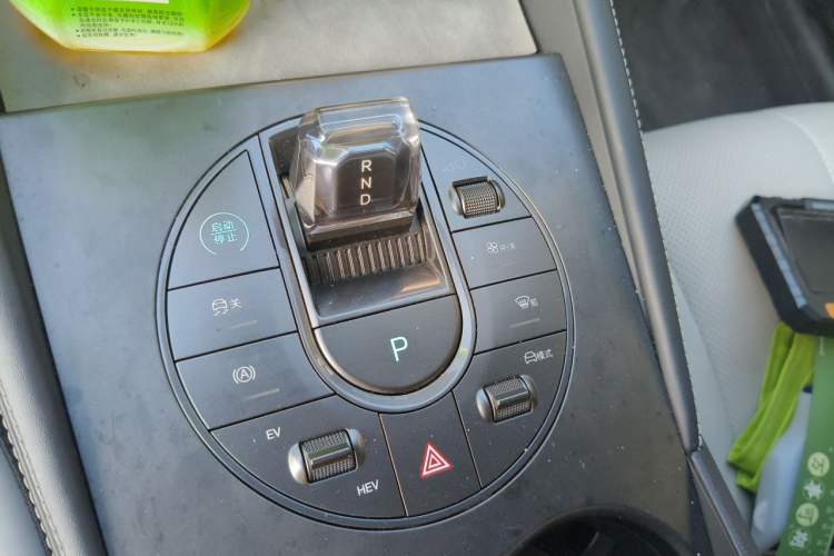 Used BYD Seal 06 New Energy 2024 DM-i 80KM Prestige Model Gear Lever