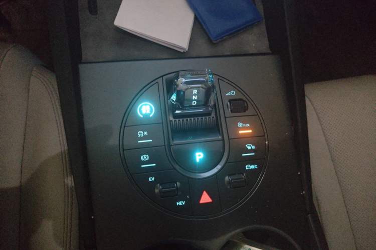 Used BYD Seal 06 New Energy 2024 DM-i 80KM Luxury Model Gear Lever