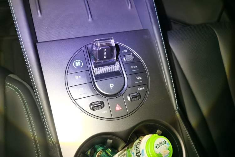 Used BYD Seal 06 New Energy 2024 DM-i 80KM Prestige Model Gear Lever