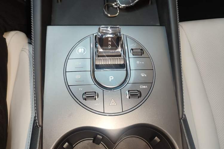 Used BYD Seal 06 New Energy 2024 DM-i 120KM Prestige Model Gear Lever