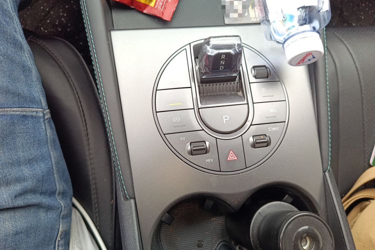 Used BYD Seal 06 New Energy 2024 DM-i 120KM Luxury Model Gear Lever