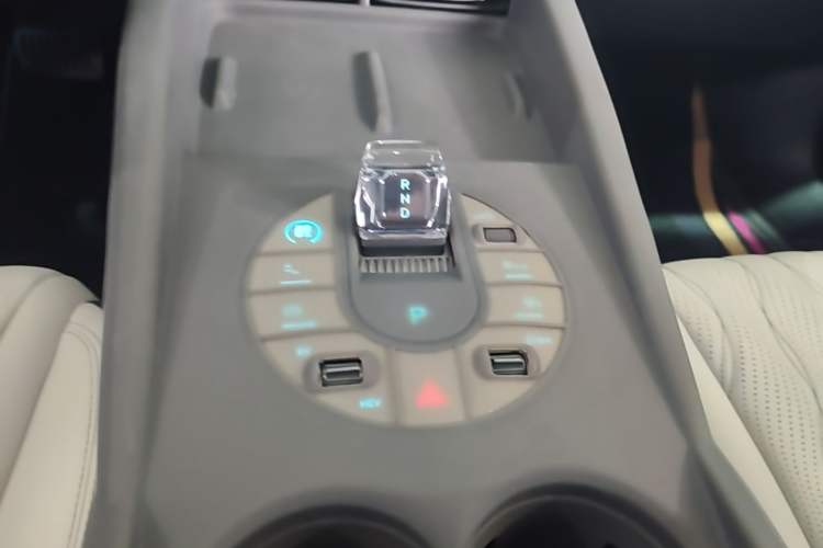 Used BYD Seal 06 New Energy 2024 DM-i 120KM Flagship Model Gear Lever