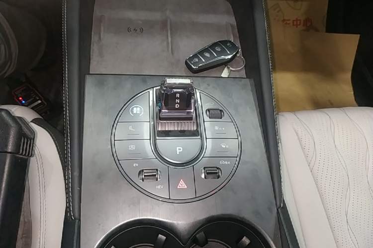 Used BYD Seal 06 New Energy 2024 DM-i 120KM Flagship Model Gear Lever
