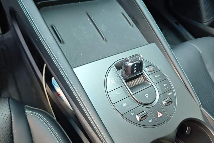 Used BYD Seal 06 New Energy 2024 DM-i 120KM Luxury Model Gear Lever