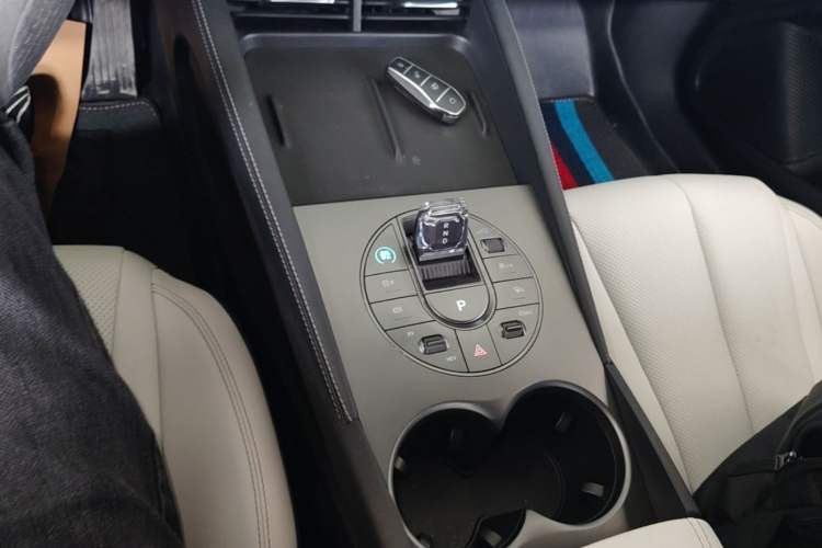 Used BYD Seal 06 New Energy 2024 DM-i 120KM Prestige Model Gear Lever