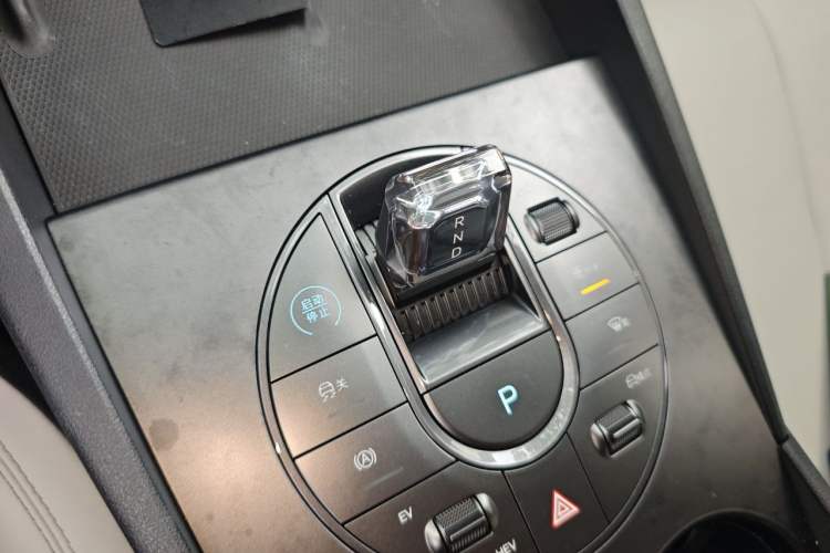 Used BYD Seal 06 New Energy 2024 DM-i 80KM Luxury Model Gear Lever