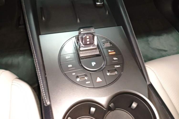 Used BYD Seal 06 New Energy 2024 DM-i 80KM Prestige Model Gear Lever