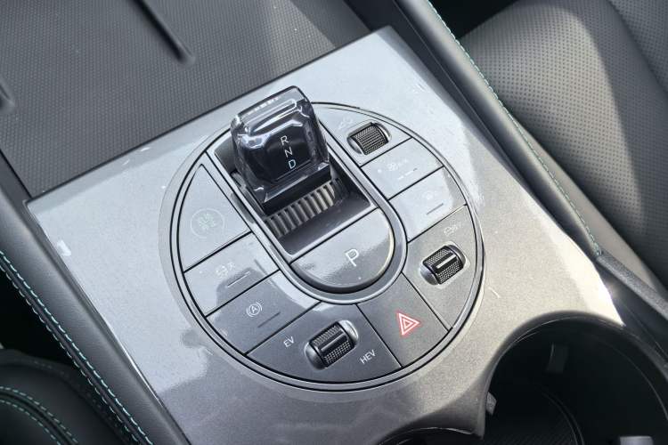 Used BYD Seal 06 New Energy 2024 DM-i 80KM Prestige Model Gear Lever