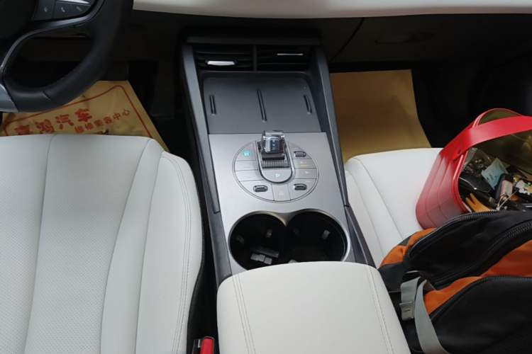 Used BYD Seal 06 New Energy 2024 DM-i 80KM Luxury Model Gear Lever