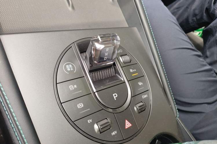 Used BYD Seal 06 New Energy 2024 DM-i 120KM Prestige Model Gear Lever